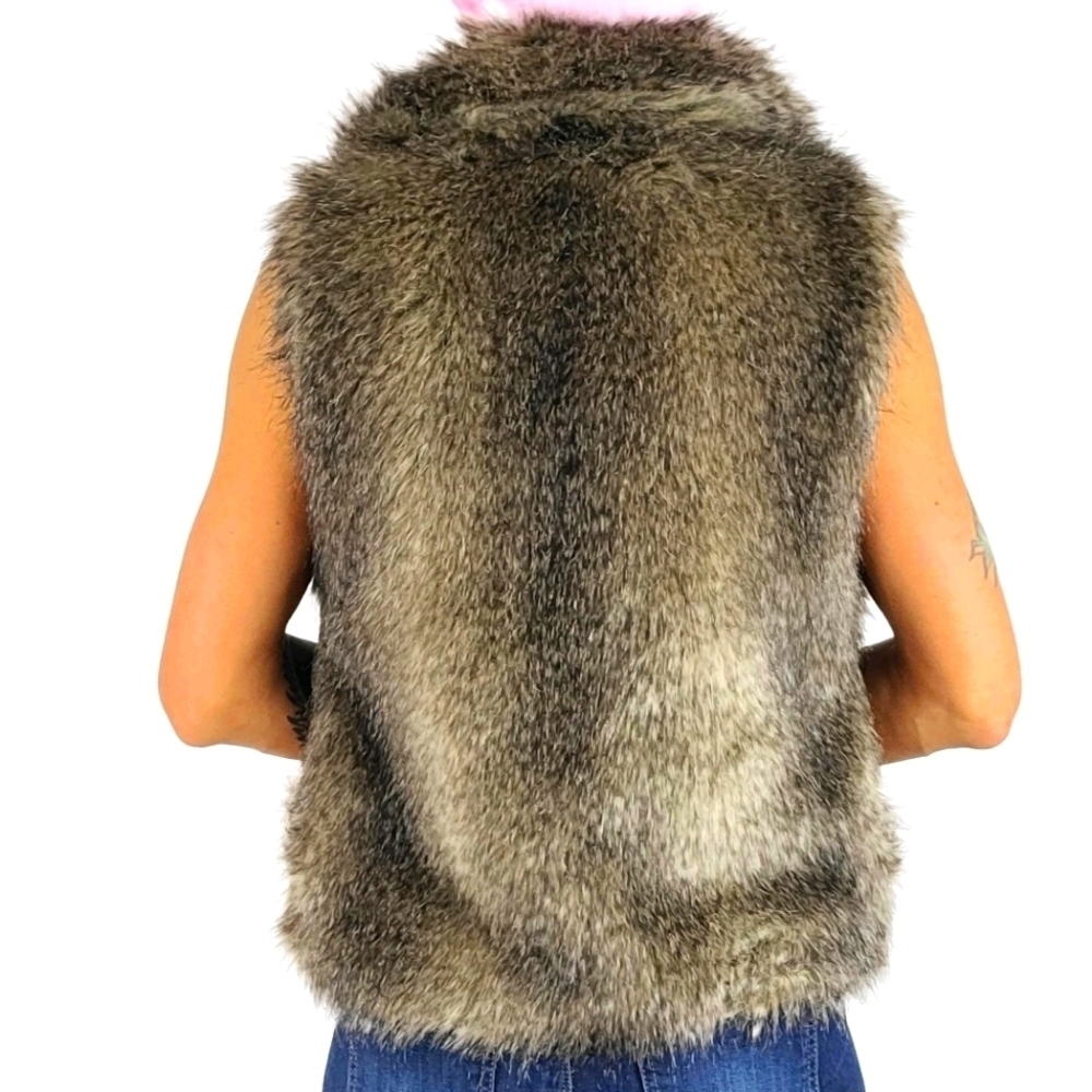Jack Faux Fur Vest Size Medium Clasp Closure Pockets Satin Lining Brown - Picture 4 of 7